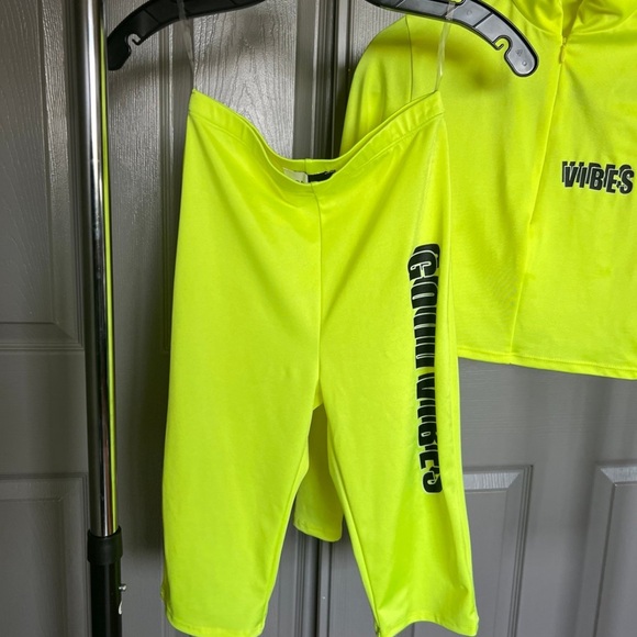 Matching set - Picture 2 of 8